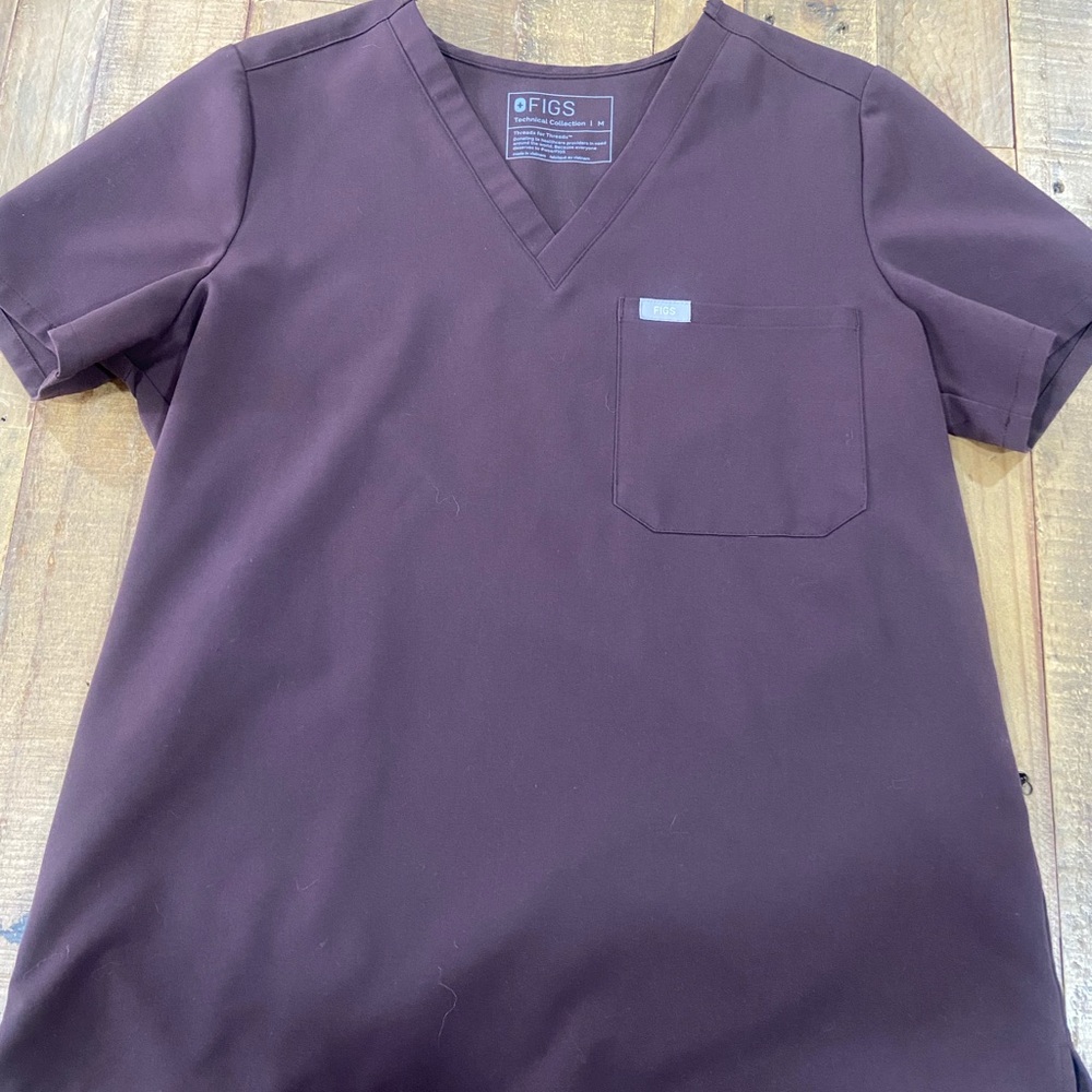 Catarina™ One-Pocket Scrub Top